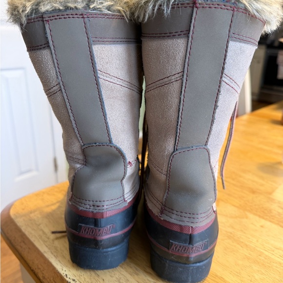 Khombu Women's Black and Brown Winter Boots - Picture 3 of 7